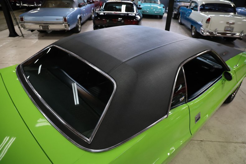 Dodge-Challenger-1973-Sublime-Black-24