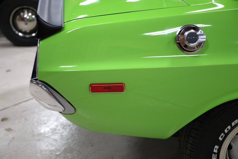 Dodge-Challenger-1973-Sublime-Black-26