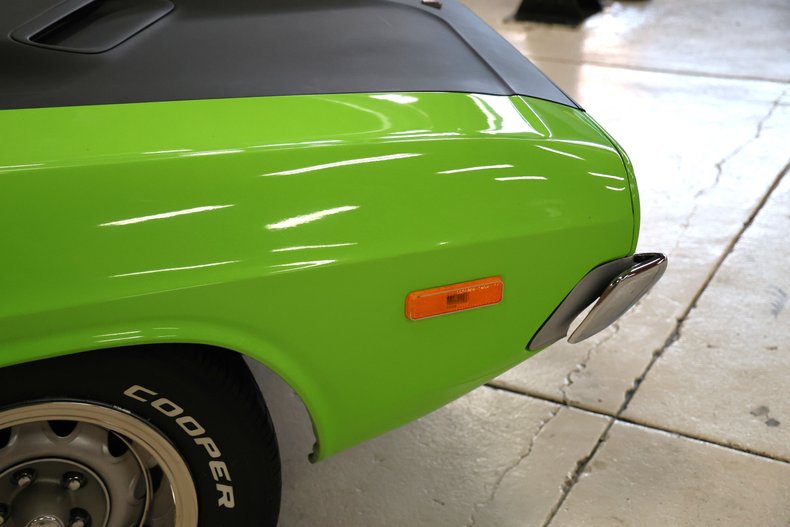 Dodge-Challenger-1973-Sublime-Black-3