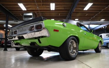 Dodge-Challenger-1973-Sublime-Black-32