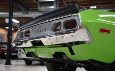 Dodge-Challenger-1973-Sublime-Black-33