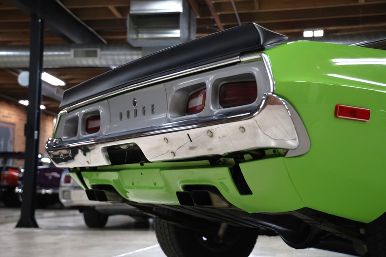 Dodge-Challenger-1973-Sublime-Black-33