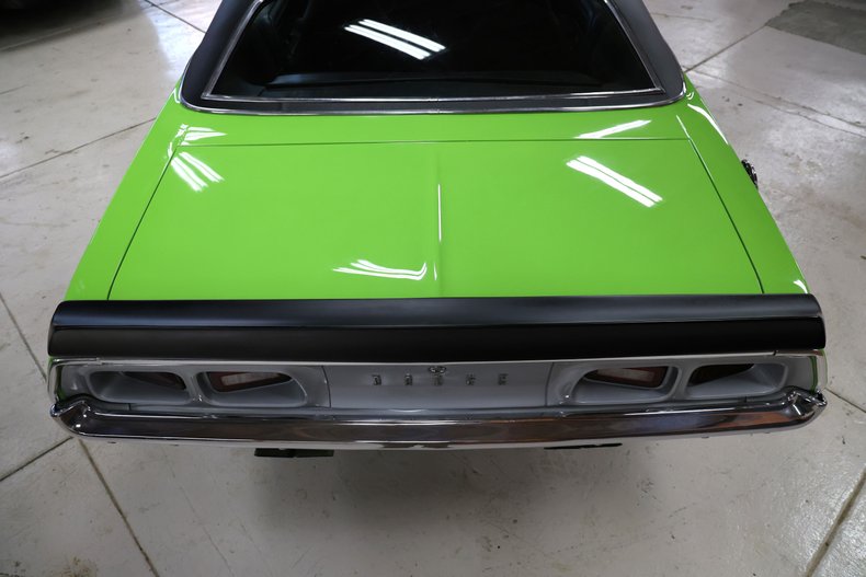 Dodge-Challenger-1973-Sublime-Black-35