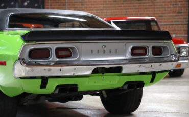 Dodge-Challenger-1973-Sublime-Black-36