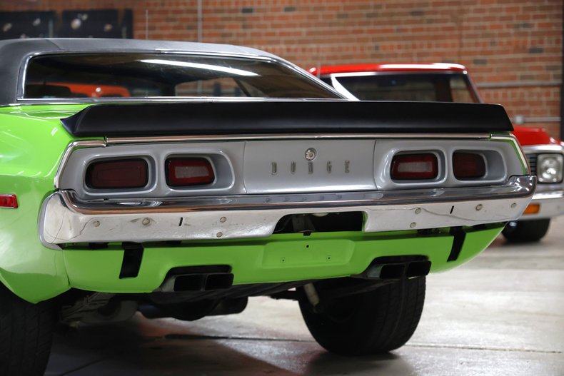 Dodge-Challenger-1973-Sublime-Black-36