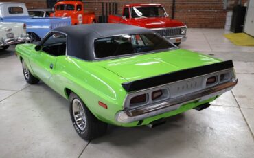 Dodge-Challenger-1973-Sublime-Black-37