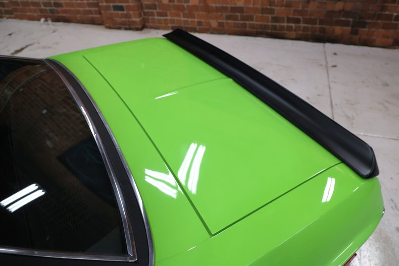 Dodge-Challenger-1973-Sublime-Black-38