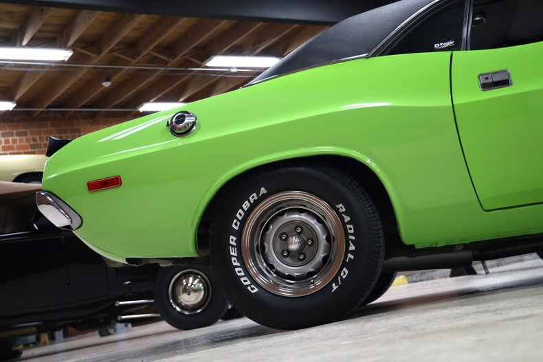 Dodge-Challenger-1973-Sublime-Black-48