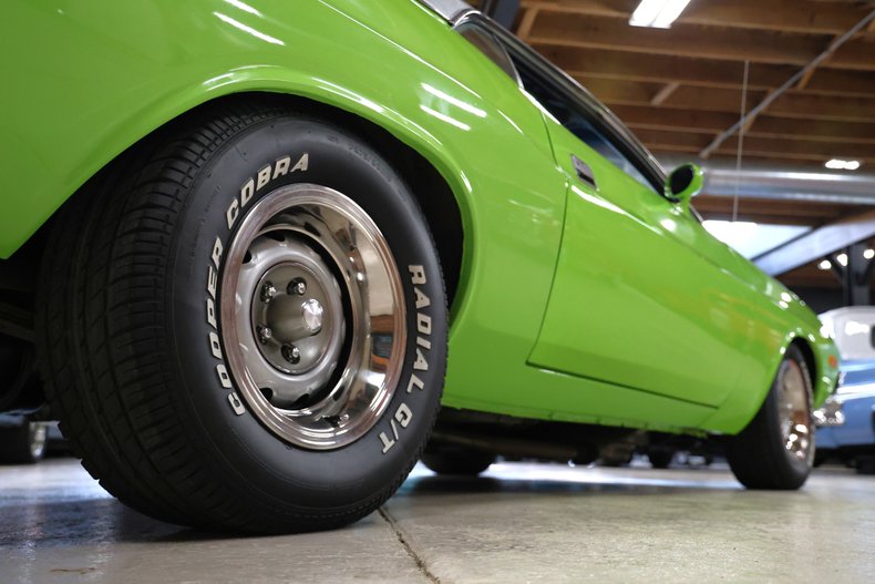 Dodge-Challenger-1973-Sublime-Black-5