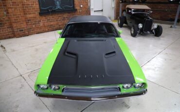 Dodge-Challenger-1973-Sublime-Black-9