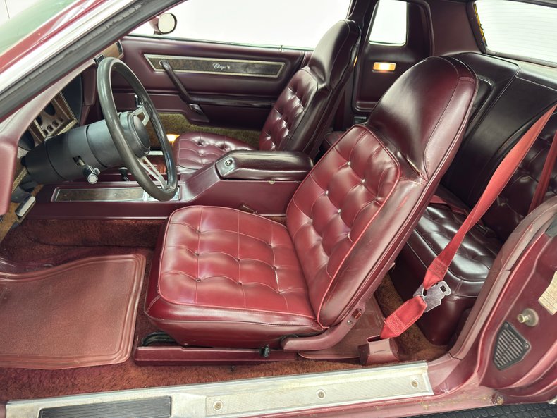 Dodge-Charger-1975-Vintage-Red-Metallic-Red-15