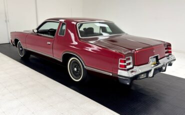 Dodge-Charger-1975-Vintage-Red-Metallic-Red-2