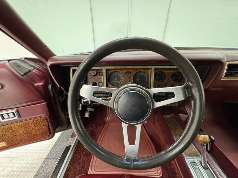 Dodge-Charger-1975-Vintage-Red-Metallic-Red-23