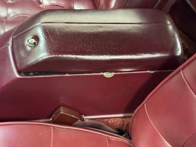 Dodge-Charger-1975-Vintage-Red-Metallic-Red-28