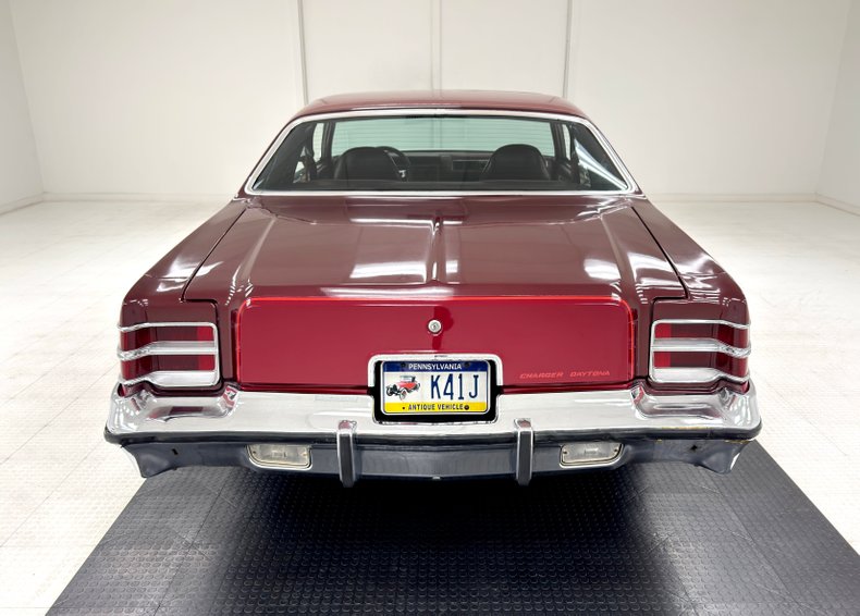 Dodge-Charger-1975-Vintage-Red-Metallic-Red-3