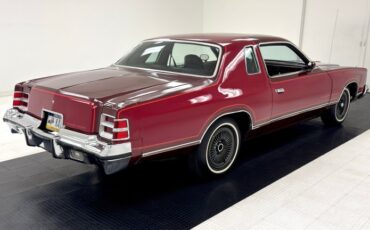 Dodge-Charger-1975-Vintage-Red-Metallic-Red-4