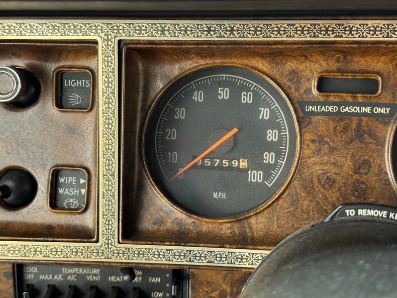 Dodge-Charger-1975-Vintage-Red-Metallic-Red-46