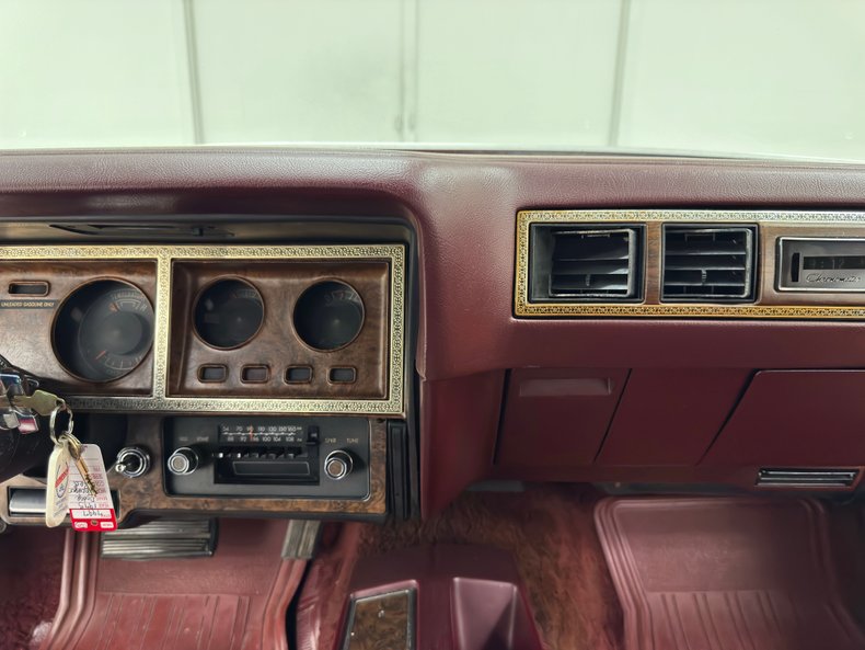 Dodge-Charger-1975-Vintage-Red-Metallic-Red-47