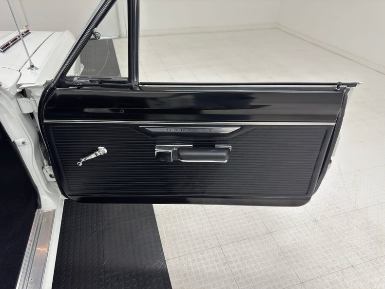 Dodge-Dart-1967-White-Black-1