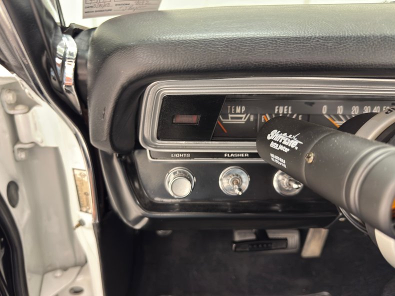 Dodge-Dart-1967-White-Black-10