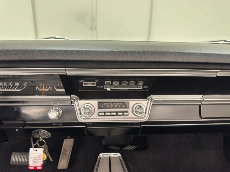 Dodge-Dart-1967-White-Black-12