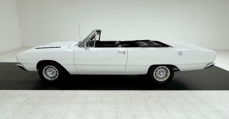 Dodge-Dart-1967-White-Black-14