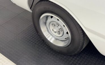 Dodge-Dart-1967-White-Black-25