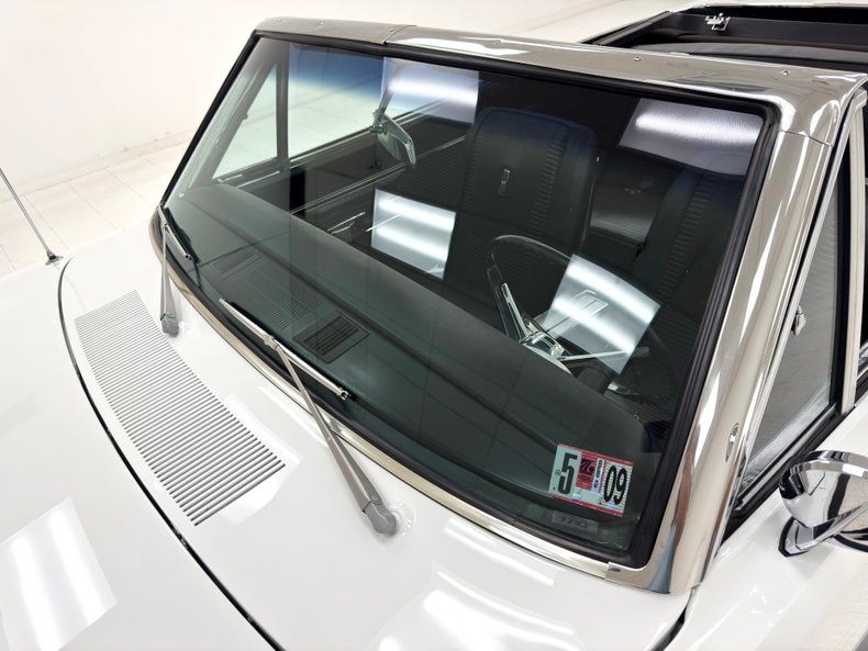 Dodge-Dart-1967-White-Black-26