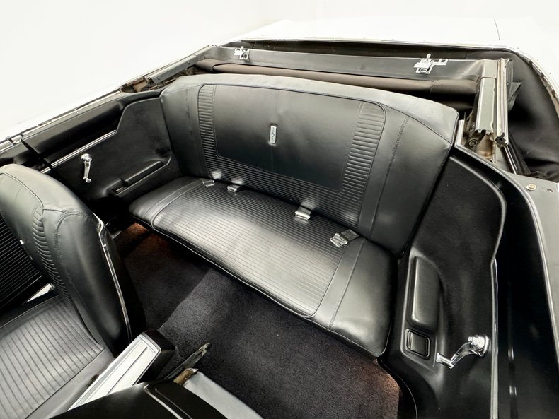 Dodge-Dart-1967-White-Black-4