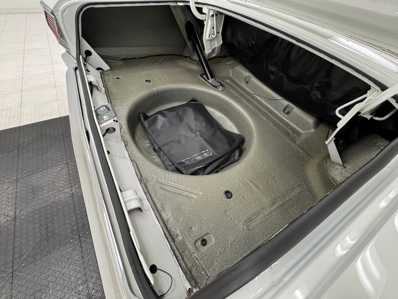 Dodge-Dart-1967-White-Black-42