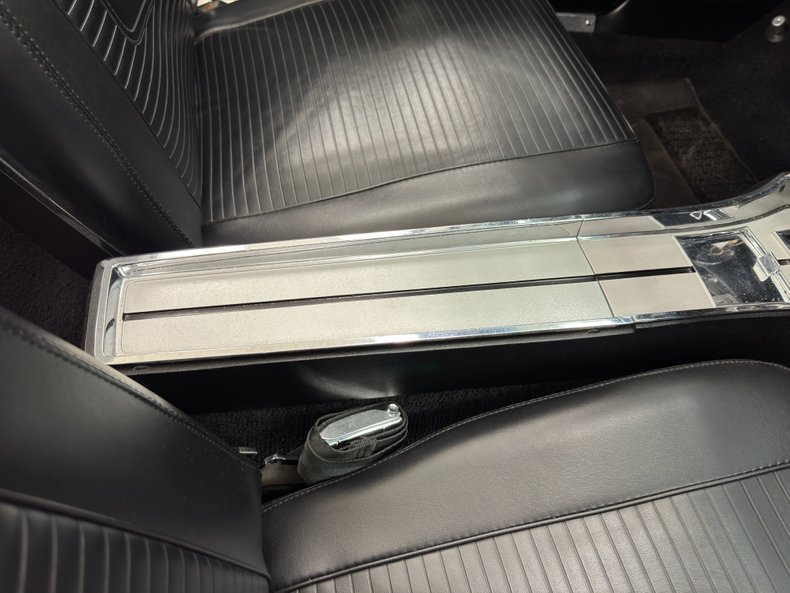 Dodge-Dart-1967-White-Black-45