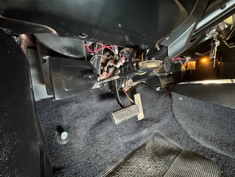 Dodge-Dart-1967-White-Black-46