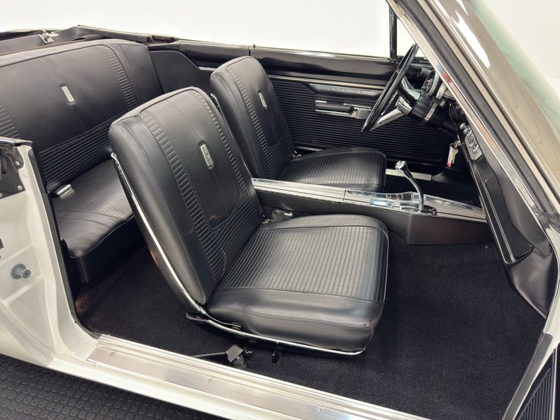 Dodge-Dart-1967-White-Black-5