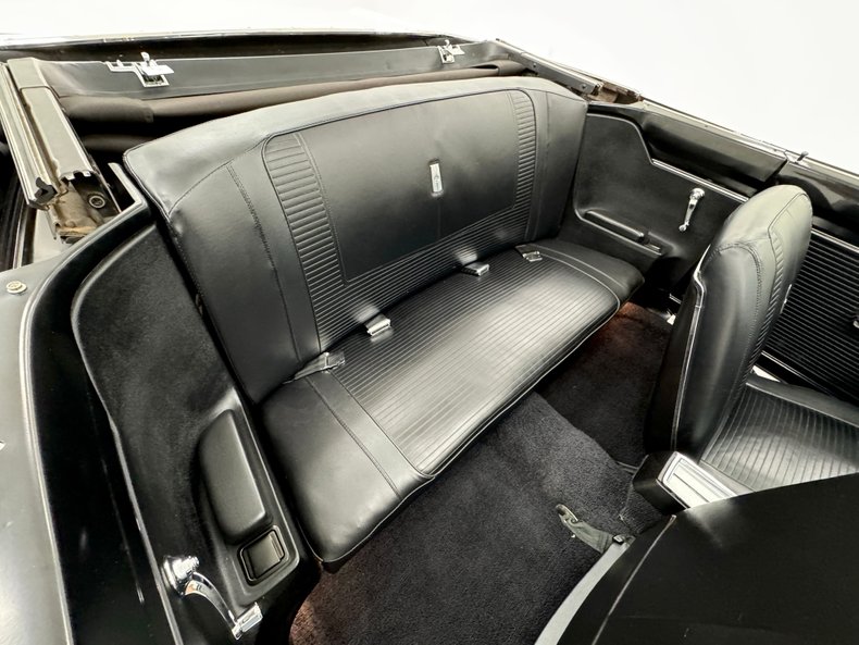 Dodge-Dart-1967-White-Black-7