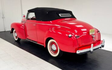 Dodge-Luxury-liner-1940-Viper-Red-Dove-Gray-1