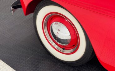 Dodge-Luxury-liner-1940-Viper-Red-Dove-Gray-12