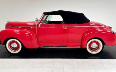 Dodge-Luxury-liner-1940-Viper-Red-Dove-Gray-16