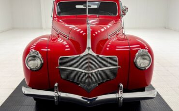 Dodge-Luxury-liner-1940-Viper-Red-Dove-Gray-2