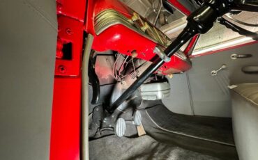 Dodge-Luxury-liner-1940-Viper-Red-Dove-Gray-23