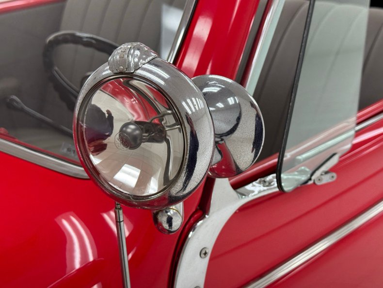 Dodge-Luxury-liner-1940-Viper-Red-Dove-Gray-24