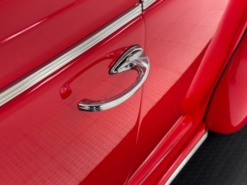 Dodge-Luxury-liner-1940-Viper-Red-Dove-Gray-25