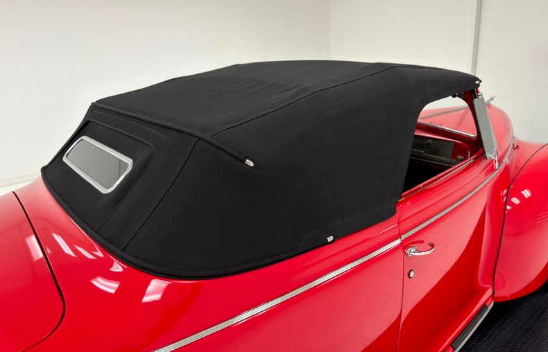 Dodge-Luxury-liner-1940-Viper-Red-Dove-Gray-27