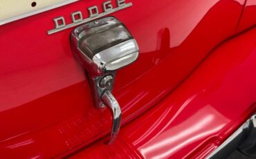 Dodge-Luxury-liner-1940-Viper-Red-Dove-Gray-29