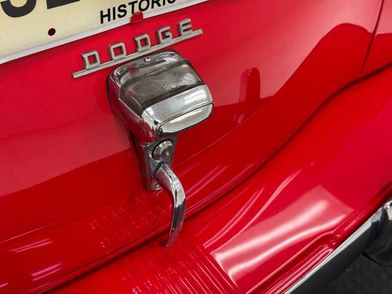 Dodge-Luxury-liner-1940-Viper-Red-Dove-Gray-29