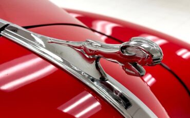 Dodge-Luxury-liner-1940-Viper-Red-Dove-Gray-3