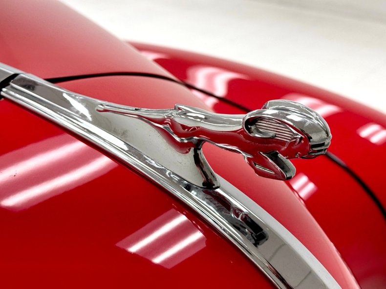 Dodge-Luxury-liner-1940-Viper-Red-Dove-Gray-3