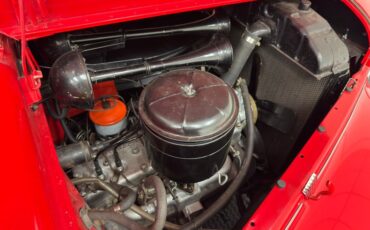 Dodge-Luxury-liner-1940-Viper-Red-Dove-Gray-31