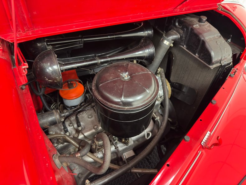 Dodge-Luxury-liner-1940-Viper-Red-Dove-Gray-31