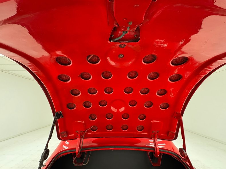 Dodge-Luxury-liner-1940-Viper-Red-Dove-Gray-34