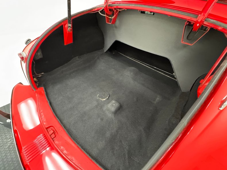 Dodge-Luxury-liner-1940-Viper-Red-Dove-Gray-37